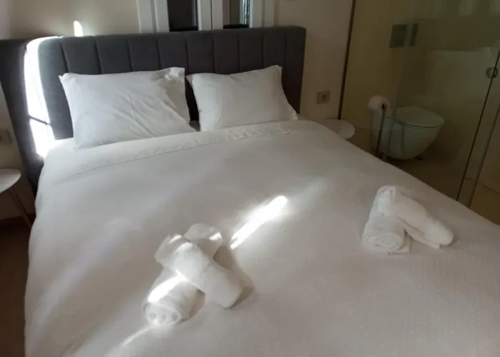 Alemarni Syros Hermópolis